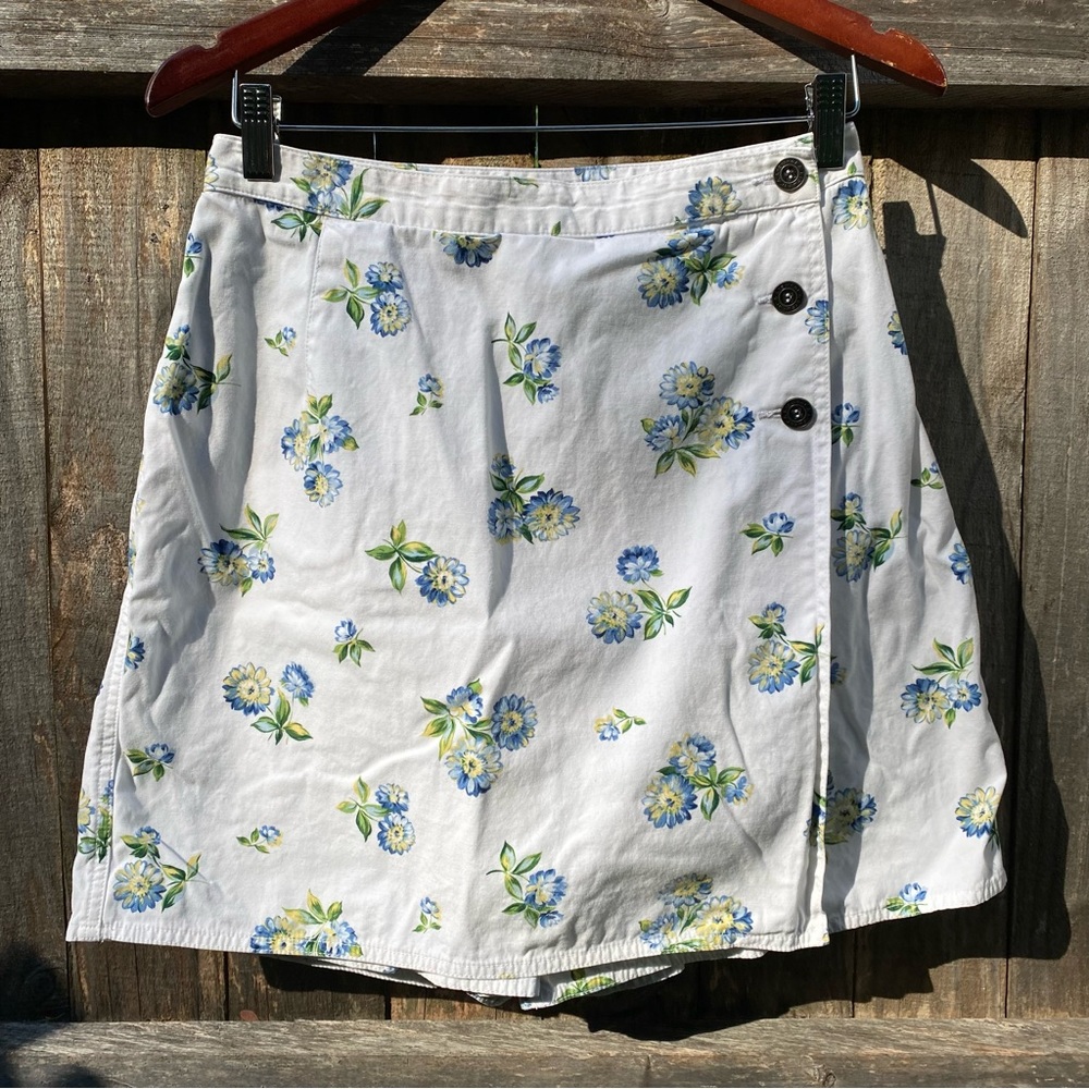 Vintage 90’s Liz Claiborne LIZWEAR White & Blue Floral Skort